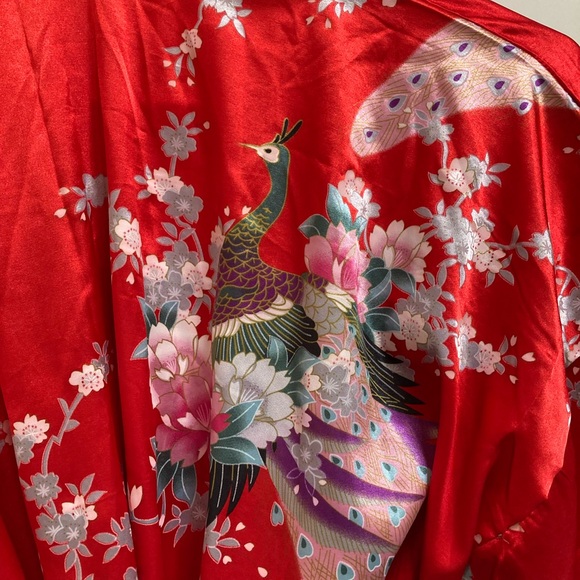 Silky Red Floral Kimono Robe - Picture 3 of 4